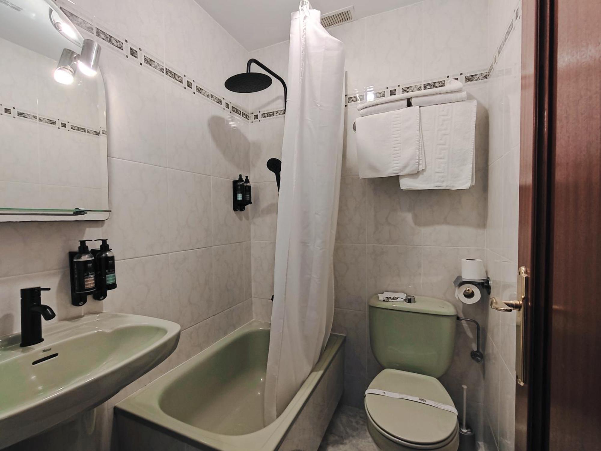 Hotel Nest-Bnor Santiago de Compostela Exterior foto