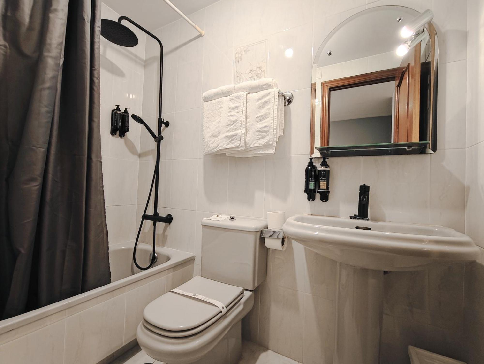 Hotel Nest-Bnor Santiago de Compostela Exterior foto